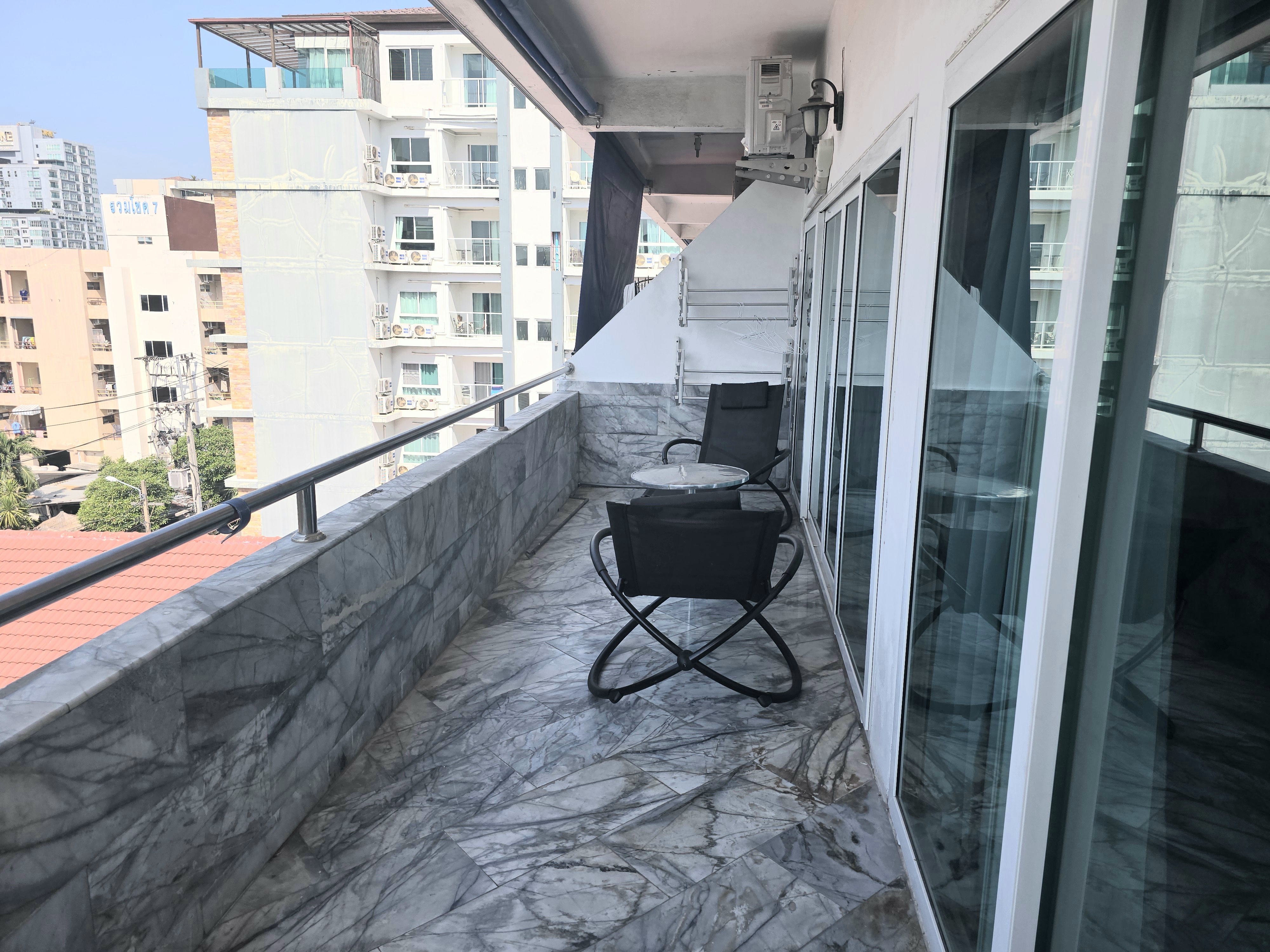Large apartment balcony view Pratamnak Hill